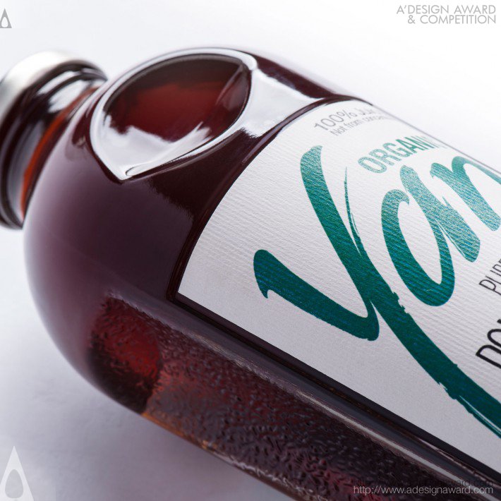 yan-natural-juice-by-backbone-branding-2