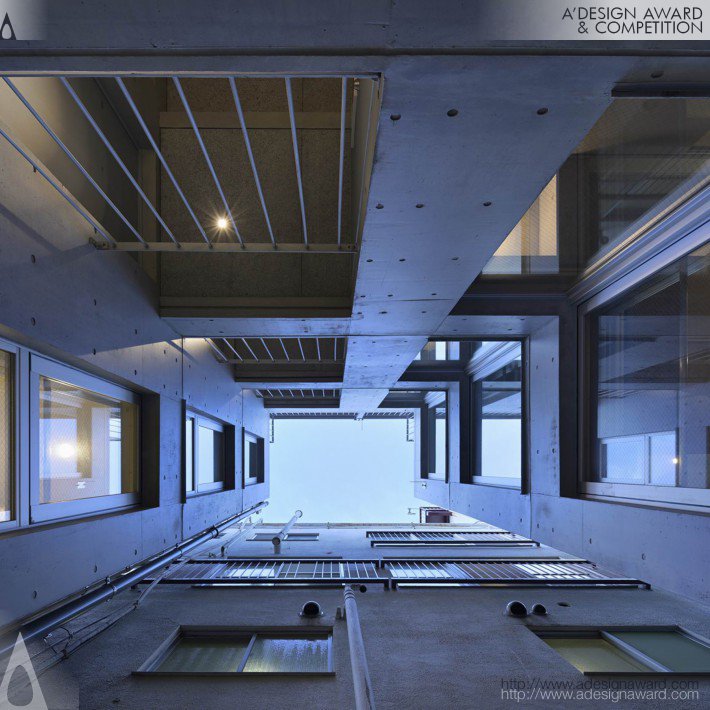 fudomae-apartment-with-six-voids-by-akira-koyama-2