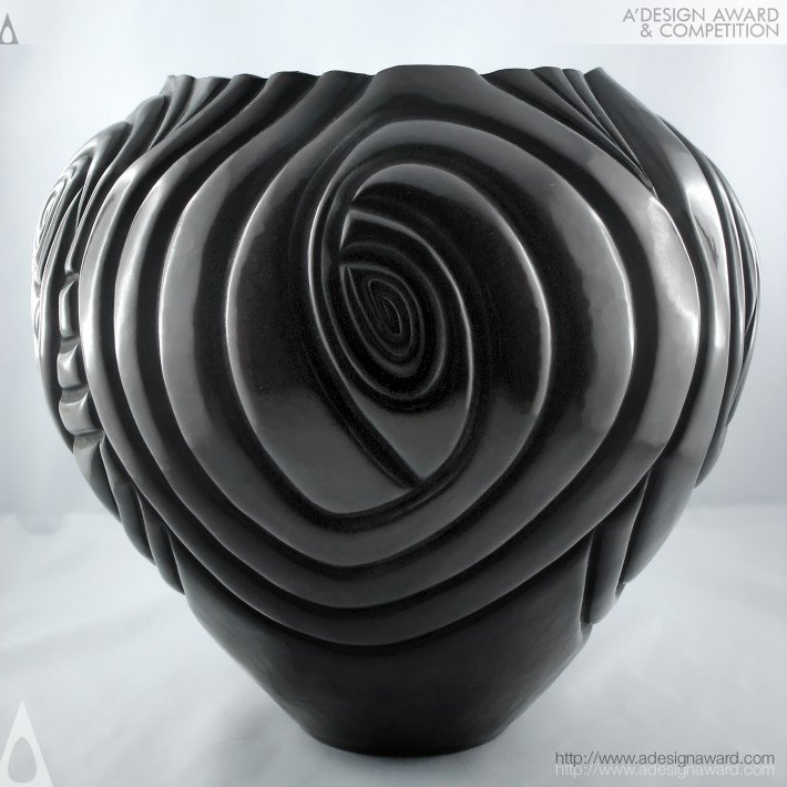 vortex-metallic-vases-by-gilles-laot