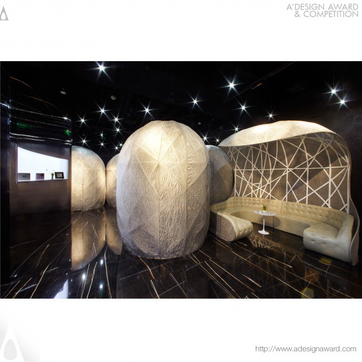 Cocoon Nail Salon by Qingfan Zhang