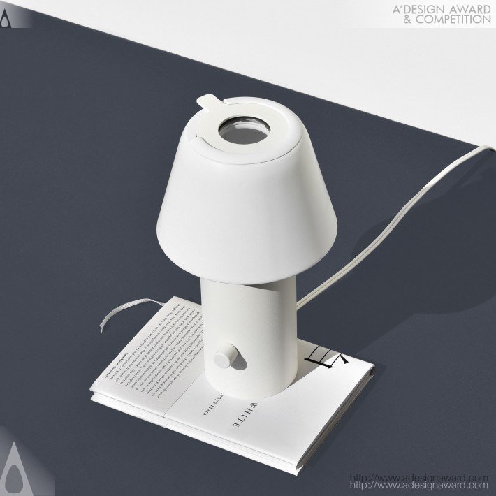 Iris Lamp by Max Kampa