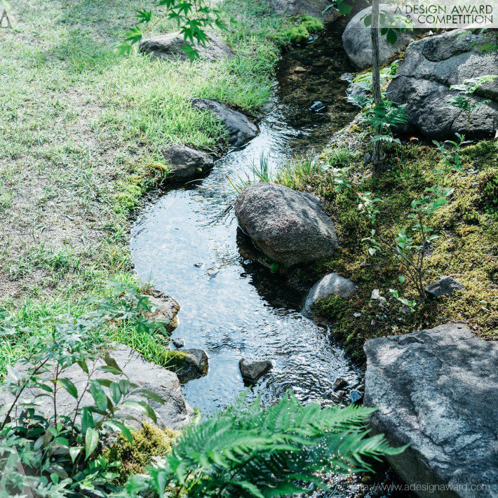 Nestled in The Green by Tomomi Omachi