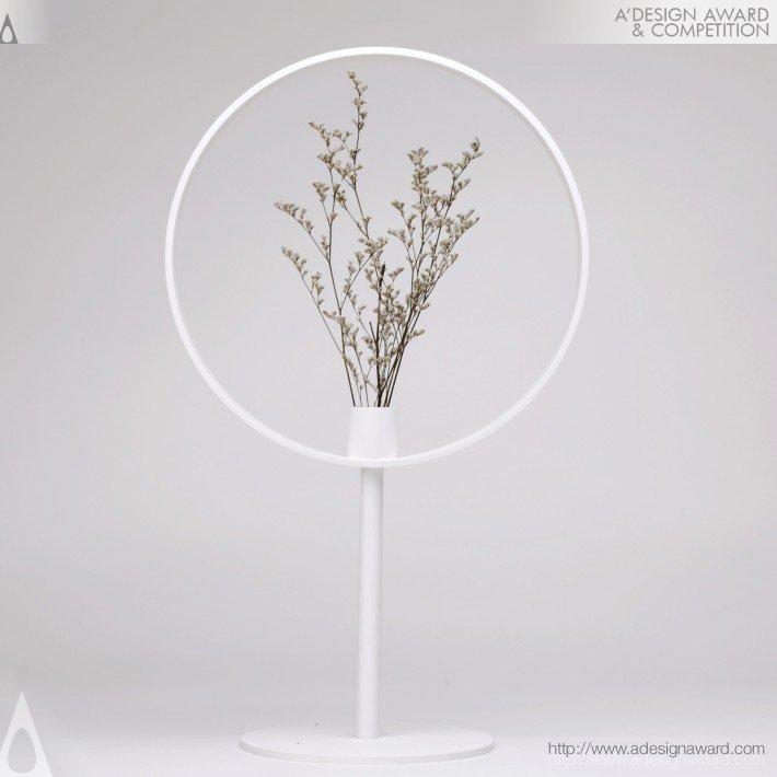 magnifying-vase-by-feng-zhe-1