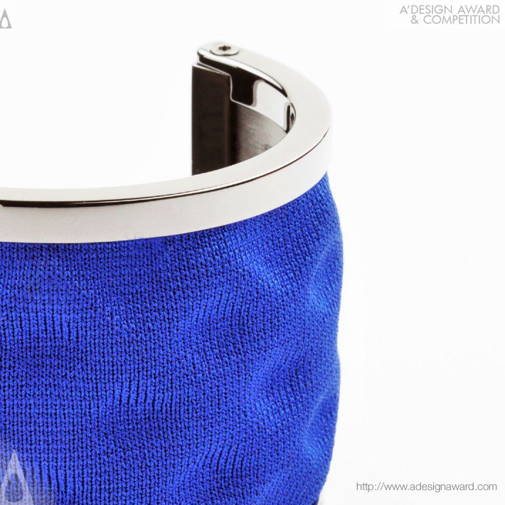 embossed-cuff-by-avril8790-by-francesco-menci-amp-maria-elena-sanarelli-2