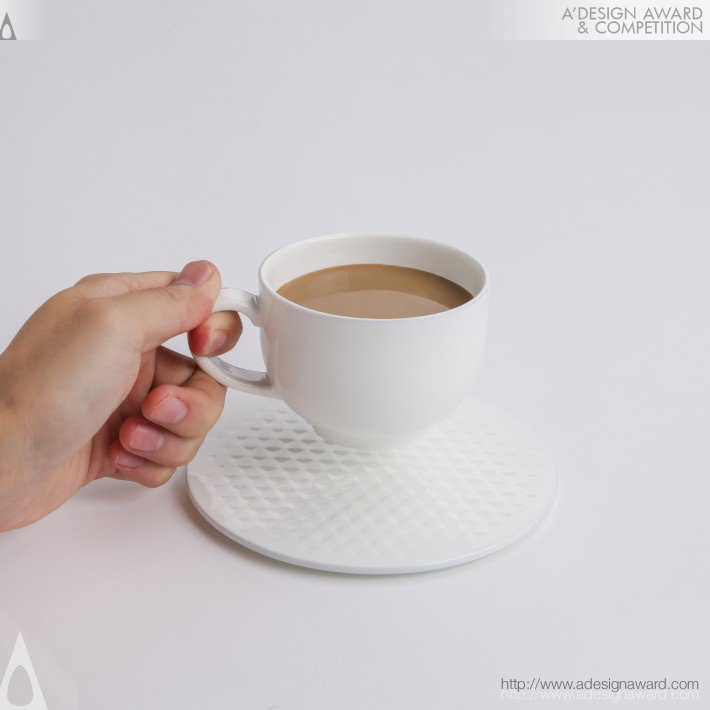 fitted-teacup-by-wu-weili-and-feng-zhe-4