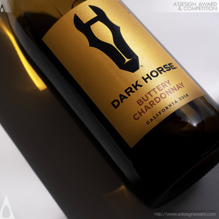 dark-horse-wine-by-pierre-delebois