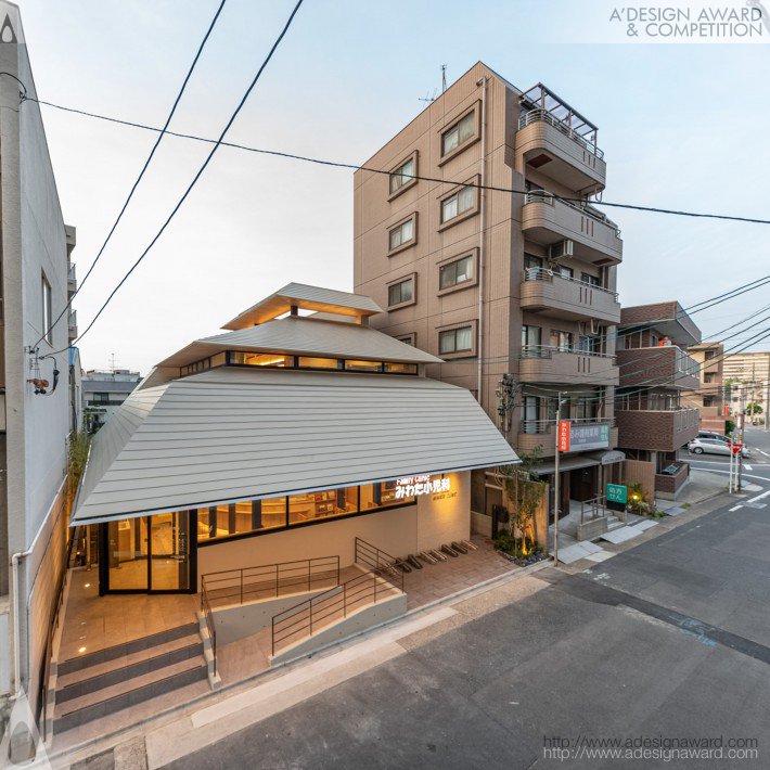 Playful Child Care Clinic by Yoshiaki　Tanaka