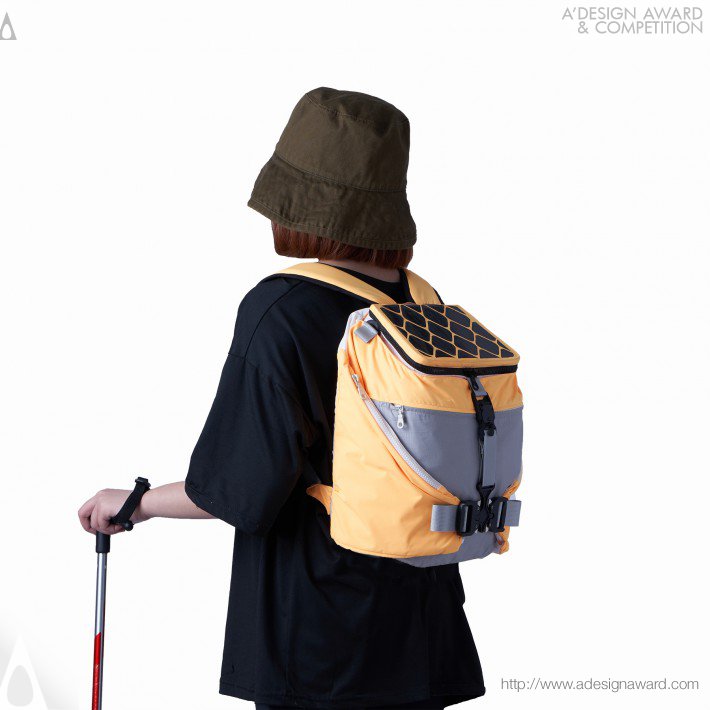 mountain-survival-backpack-by-chia-hsi-chen-2