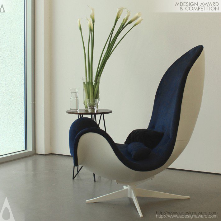 Leira Lounge Chair by Refaeli Yaofei Ma